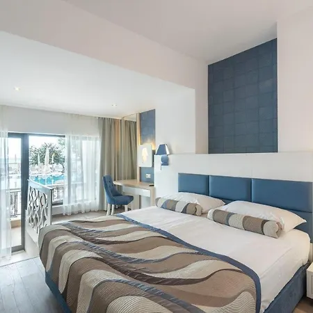 Hotel Grifid Vistamar 4*